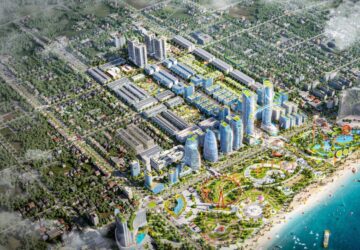 Pháp lý là yếu tố then chốt quyết định giá trị và sự an toàn của một dự án bất động sản. Với Vinpearl Phú Quý, hệ thống hồ sơ pháp lý được chuẩn bị đầy đủ và công khai ngay từ giai đoạn đầu, mang đến sự an tâm cho nhà đầu tư và khẳng định uy tín của Vingroup. Bài viết dưới đây sẽ phân tích chi tiết các giấy tờ quan trọng cũng như lợi thế pháp lý giúp Vinpearl Phú Quý nổi bật trên thị trường. Dự án Vinpearl Phú Quý đã hoàn thiện những hồ sơ pháp nào? Dự án Vinpearl Phú Quý đang từng bước hoàn thiện các thủ tục pháp lý quan trọng, đảm bảo minh bạch, tuân thủ nghiêm ngặt quy định pháp luật hiện hành. Những hồ sơ pháp lý nổi bật đã được hoàn tất bao gồm: Quyết định cho phép đầu tư và xác lập chủ đầu tư Văn bản này là cơ sở pháp lý đầu tiên xác nhận dự án được cơ quan có thẩm quyền phê duyệt, đồng thời khẳng định Vingroup là chủ đầu tư hợp pháp. Với quyết định này, dự án được phép triển khai các hạng mục theo kế hoạch, khẳng định tính hợp pháp và tính khả thi của dự án. Quy hoạch chi tiết tỉ lệ 1/500 Quy hoạch chi tiết 1/500 của Vinpearl Phú Quý được UBND tỉnh Khánh Hòa phê duyệt vào năm 2023 và đã được chấp thuận điều chỉnh vào tháng 7/2025. Quy hoạch xác định rõ ranh giới khu đất, phân khu chức năng, mạng lưới giao thông, hệ thống cấp thoát nước, điện năng và các tiện ích nội khu, làm cơ sở pháp lý vững chắc cho thiết kế kỹ thuật và thi công dự án. Tìm hiểu chi tiết về các điều chỉnh quy hoạch tại đây. Giấy chứng nhận quyền sử dụng và khai thác đất Chủ đầu tư Vingroup đã hoàn thành toàn bộ thủ tục giao đất và thuê đất, đồng thời được cấp giấy chứng nhận quyền sử dụng đất trên toàn bộ diện tích dự án. Văn bản này quy định rõ thời hạn khai thác cho từng loại hình, bao gồm đất ở lâu dài và đất thương mại dịch vụ, bảo đảm quyền lợi hợp pháp cho cả chủ đầu tư lẫn người sở hữu sau này. Chủ đầu tư nhận giấy chứng nhận quyền sử dụng đất đảm bảo quyền lợi hợp pháp cho cư dân và dự án Hồ sơ đánh giá tác động đến môi trường tự nhiên (ĐTM) Hồ sơ ĐTM của dự án Vinpearl Phú Quý đã được Bộ Tài nguyên và Môi trường thông qua, chứng tỏ dự án tuân thủ các tiêu chuẩn về bảo vệ môi trường biển, duy trì hệ sinh thái, xử lý chất thải và giảm thiểu ảnh hưởng trong quá trình xây dựng. Đây là cơ sở để dự án phát triển theo hướng bền vững và thân thiện với môi trường. Giấy phép khởi công và thi công công trình Sau khi hoàn tất quy hoạch và bản vẽ kỹ thuật, cơ quan chức năng đã cấp giấy phép xây dựng cho các hạng mục chính và hệ thống hạ tầng của dự án. Văn bản này đảm bảo mọi hoạt động khởi công và thi công đều tuân thủ đúng quy định, tạo nền tảng pháp lý vững chắc cho tiến độ dự án. Chứng nhận an toàn PCCC Các công trình của Vinpearl Phú Quý đã được cơ quan chuyên trách kiểm tra, thẩm định và cấp chứng nhận PCCC. Đây là điều kiện thiết yếu nhằm bảo đảm sự an toàn cho cư dân, đồng thời giảm thiểu rủi ro trong quá trình vận hành lâu dài. Hồ sơ bảo lãnh tài chính và hỗ trợ vay vốn Vinpearl Phú Quý đã hoàn thiện các thủ tục để được sự bảo lãnh từ các tổ chức tài chính uy tín, giúp cư dân dễ dàng thực hiện các giao dịch mua bán, sang tên, thế chấp hoặc vay vốn khi cần. Hệ thống pháp lý đầy đủ tạo nền tảng vững chắc cho Vinpearl Phú Quý triển khai và phát triển bền vững Lợi thế pháp lý giúp Vinpearl Phú Quý dẫn đầu thị trường Trong bối cảnh nhiều dự án ven biển còn vướng mắc thủ tục, Vinpearl Phú Quý nổi bật nhờ hệ thống pháp lý đầy đủ và minh bạch. Lợi thế đầu tiên đến từ uy tín của Tập đoàn Vingroup - chủ đầu tư đã khẳng định năng lực qua hàng loạt dự án quy mô lớn trên cả nước. Điều này giúp nhà đầu tư an tâm về khả năng triển khai cũng như cam kết lâu dài. Một điểm mạnh khác là việc hoàn thiện hồ sơ pháp lý ngay từ giai đoạn đầu. Quy trình bài bản này giúp dự án đảm bảo tiến độ xây dựng, nhanh chóng đưa sản phẩm ra thị trường và tạo lợi thế cạnh tranh rõ rệt trong bối cảnh bất động sản nghỉ dưỡng đang bước vào chu kỳ tăng trưởng. Ngoài ra, việc công khai minh bạch giấy tờ pháp lý giúp khách hàng dễ dàng kiểm chứng thông tin. Điều này không chỉ củng cố niềm tin mà còn nâng cao tính thanh khoản cho sản phẩm. Bất động sản tại Vinpearl Phú Quý vì thế trở thành lựa chọn an toàn, bền vững, vừa có giá trị khai thác du lịch, vừa là chiến lược đầu tư thông minh trong dài hạn. Pháp lý minh bạch tạo nền tảng giúp Vinpearl Phú Quý dẫn đầu thị trường Dự án Vinpearl Phú Quý khẳng định vị thế nhờ hệ thống pháp lý hoàn thiện, minh bạch và được bảo chứng bởi uy tín Vingroup. Sự chuẩn bị bài bản này giúp dự án vận hành đúng quy định, hạn chế rủi ro và mang lại sự an tâm tuyệt đối cho nhà đầu tư. Với nền tảng pháp lý vững chắc, Vinpearl Phú Quý hứa hẹn trở thành điểm sáng trên thị trường bất động sản ven biển. Để được tư vấn thêm các thông tin về dự án Vinhomes Phú Quý, vui lòng liên hệ với chúng tôi thông qua: Điện thoại: 0898 898 688 Email: vinphuquy@gmail.com